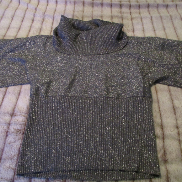 Sweater - Picture 5 of 5